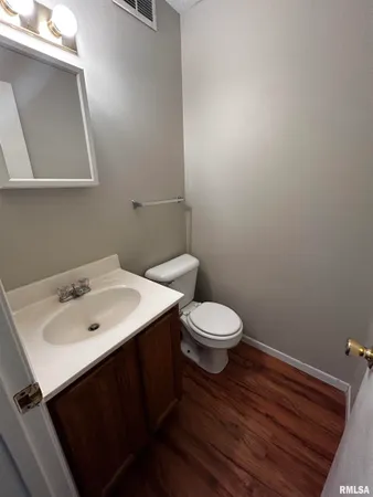 $999 | 3417 Baskin Ridge, Unit 10, Peoria, IL 61604