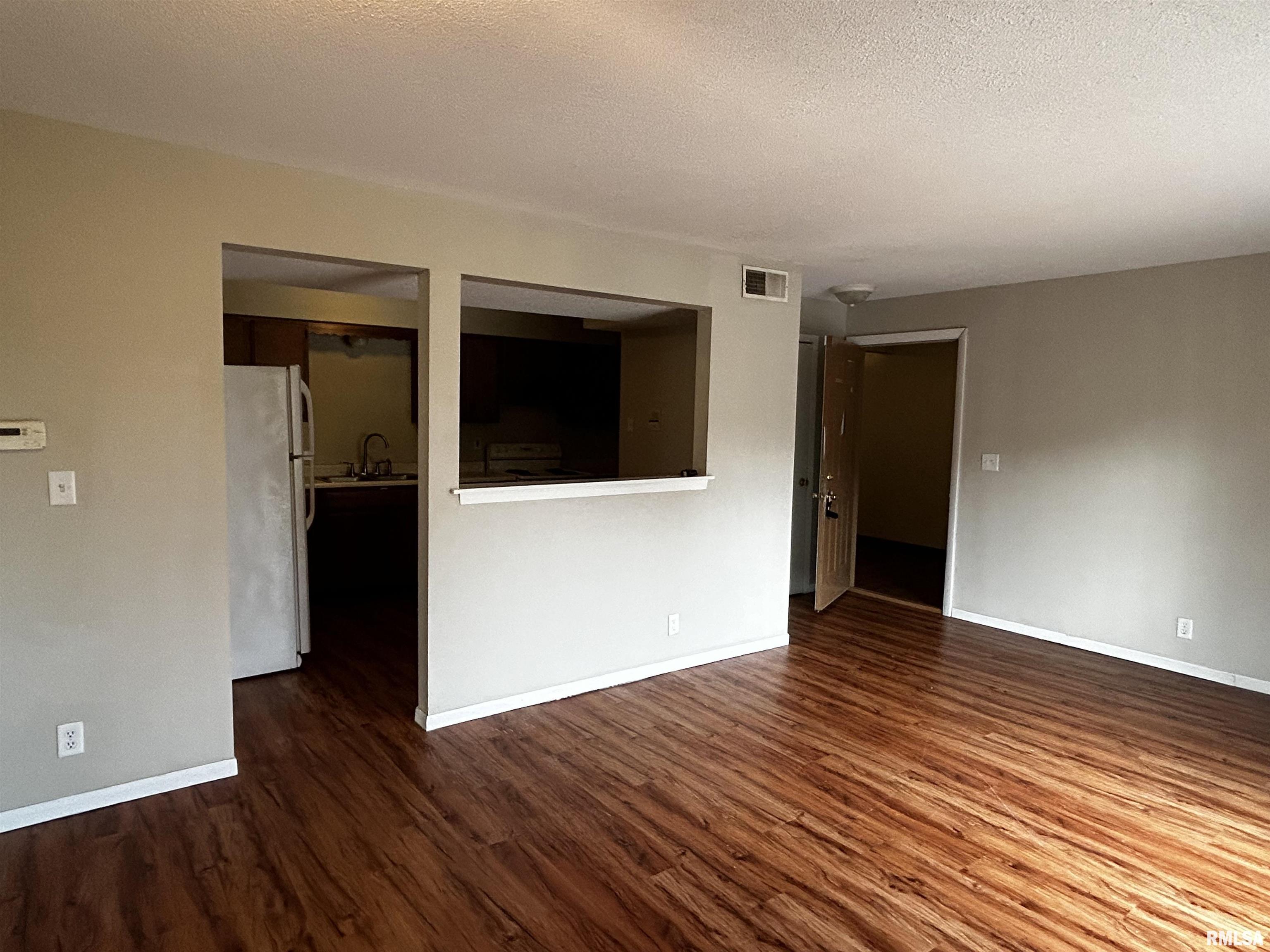 3417 Baskin Ridge, Unit 10 Peoria, IL 61604 - Photo 2 of 16