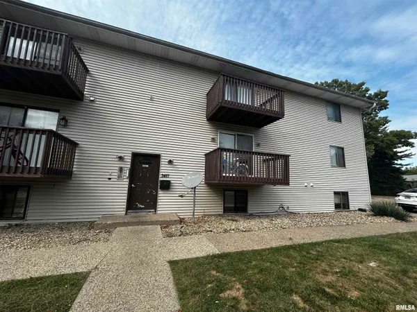$999 | 3417 Baskin Ridge, Unit 10, Peoria, IL 61604