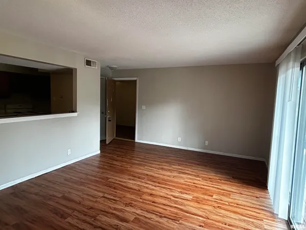 $999 | 3417 Baskin Ridge, Unit 10, Peoria, IL 61604