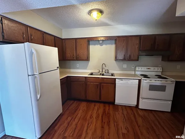 $999 | 3417 Baskin Ridge, Unit 10, Peoria, IL 61604