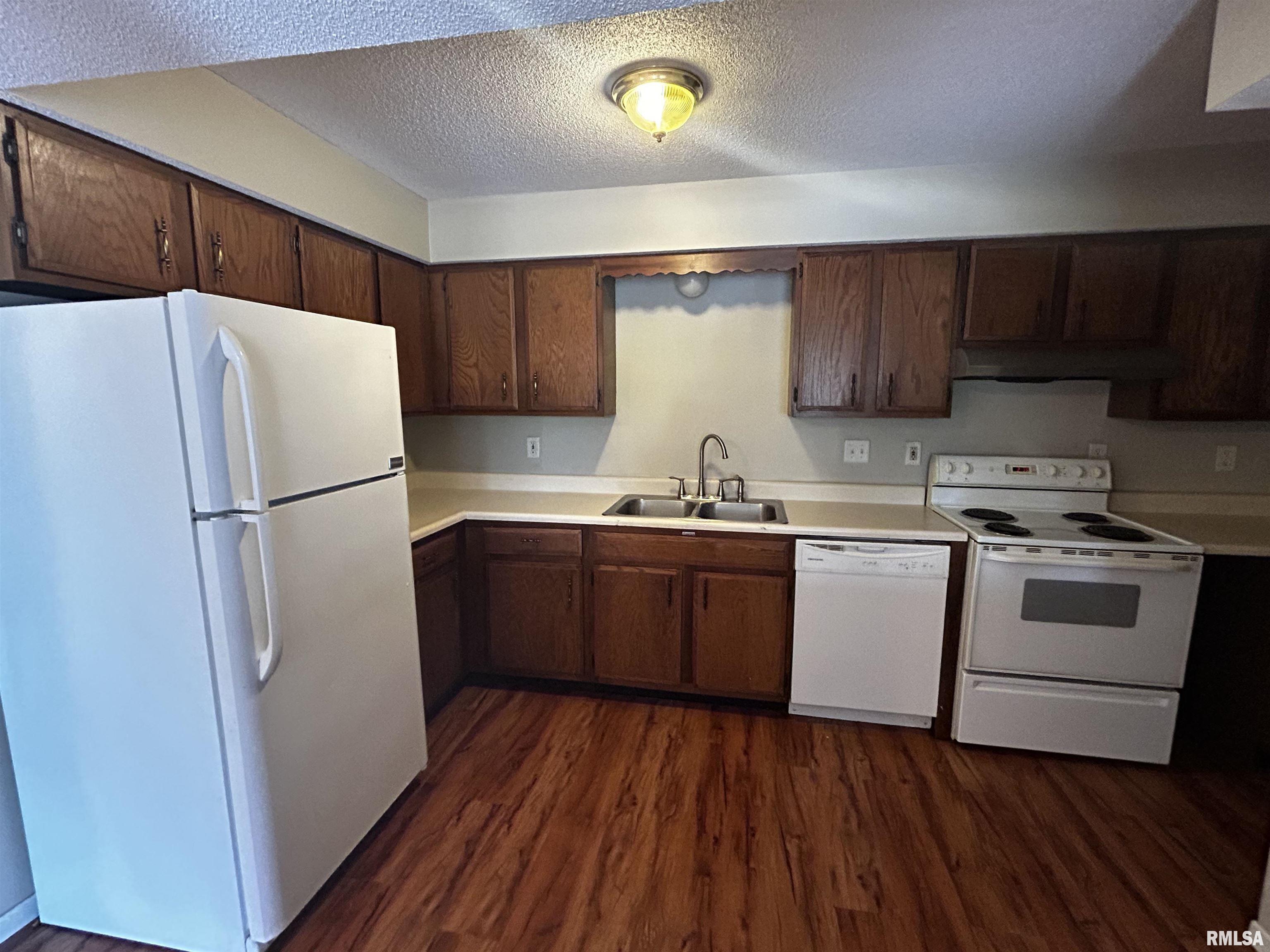 3417 Baskin Ridge, Unit 10 Peoria, IL 61604 - Photo 8 of 16