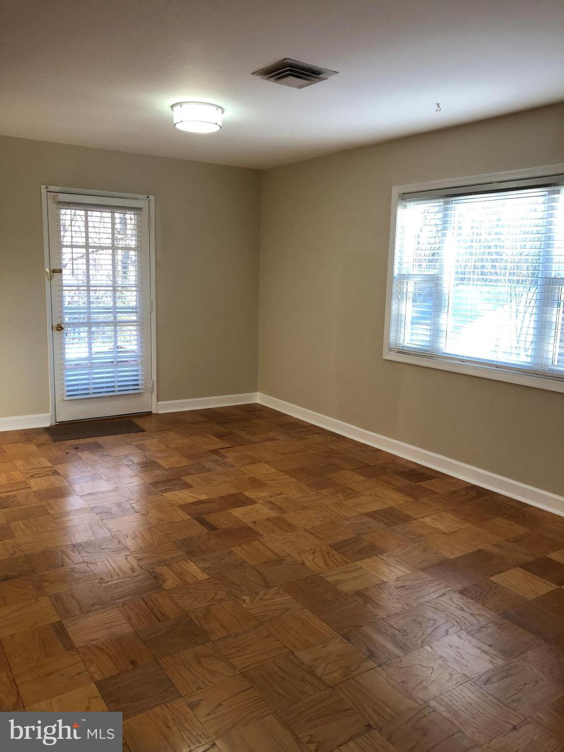 4127 Conrad Road Alexandria, VA 22312 - Photo 5 of 22 Dining Room