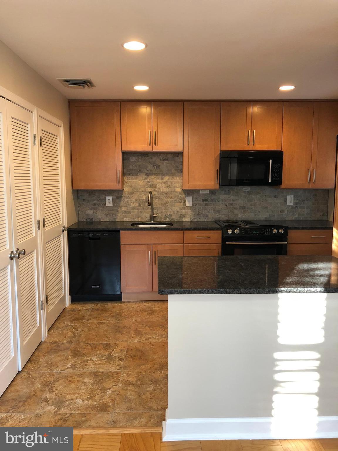 4127 Conrad Road Alexandria, VA 22312 - Photo 8 of 22 Kitchen