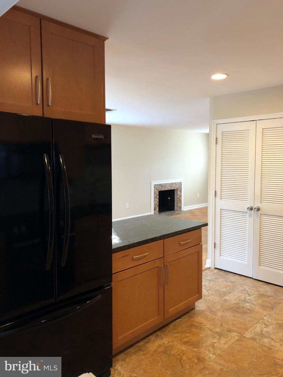 4127 Conrad Road Alexandria, VA 22312 - Photo 9 of 22 Kitchen