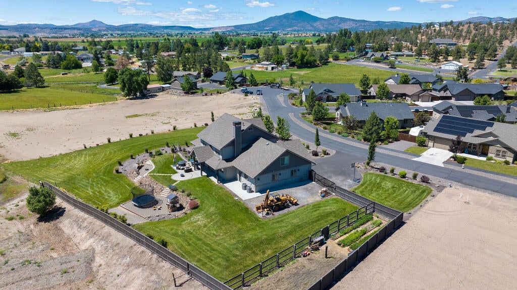 344 Northwest Saddle Ridge Loop Prineville, OR 97754 - Photo 19 of 64 17