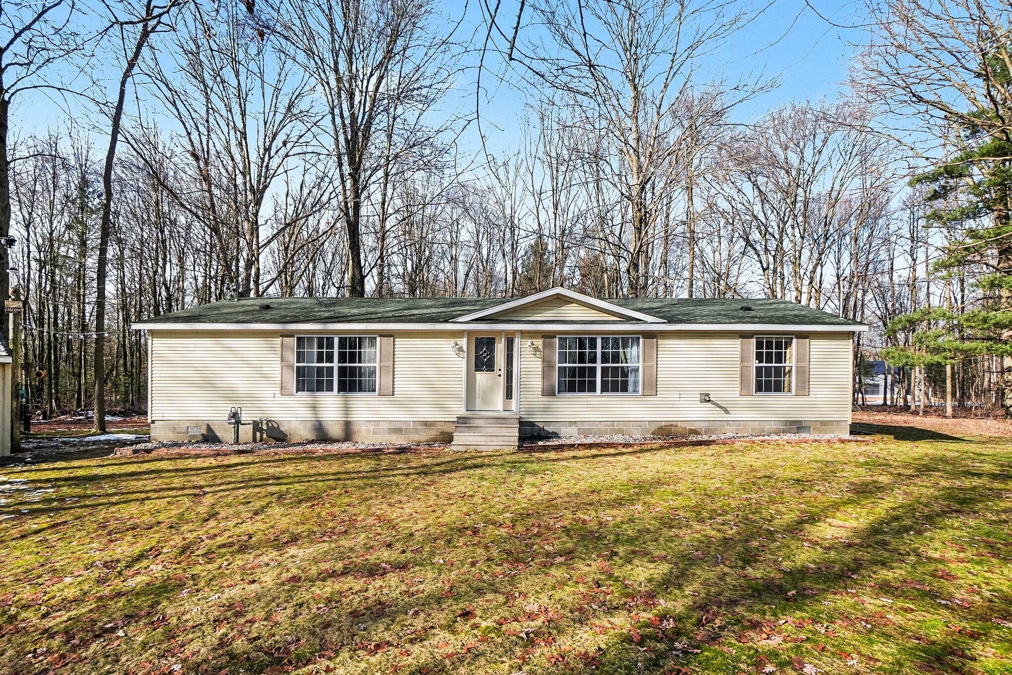 114 North Bossett Road Ravenna, MI 49451 - Photo 3 of 26 013_file_2228