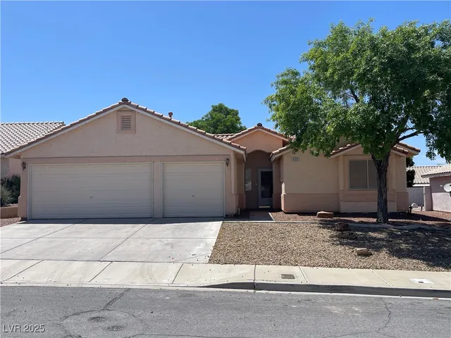 $2,095 | 635 Dan Street, Henderson, NV 89015