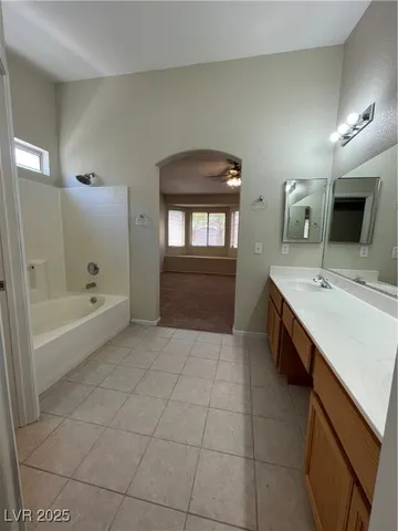 $2,095 | 635 Dan Street, Henderson, NV 89015