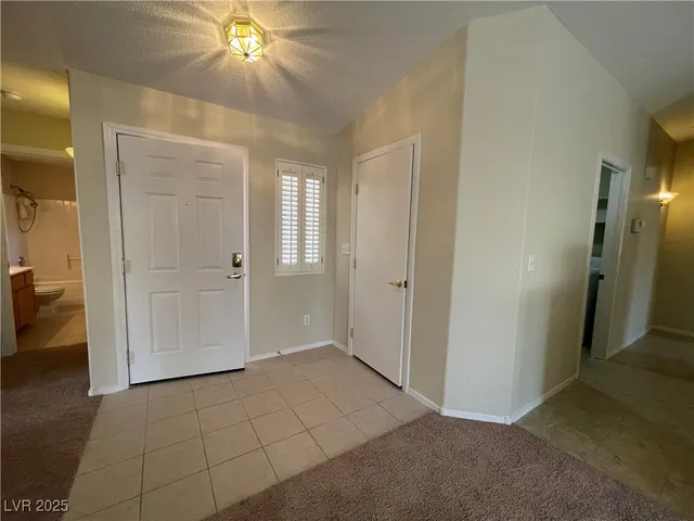 $2,095 | 635 Dan Street, Henderson, NV 89015