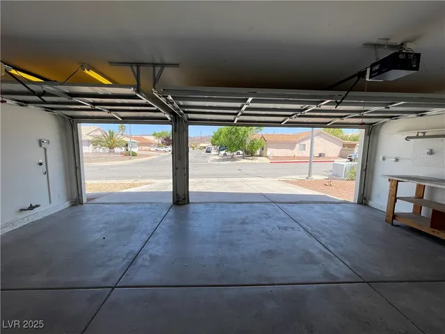 $2,095 | 635 Dan Street, Henderson, NV 89015