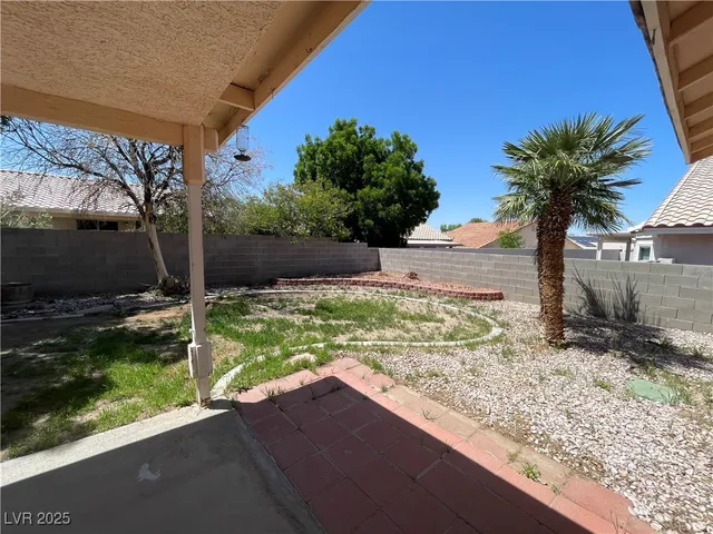 $2,095 | 635 Dan Street, Henderson, NV 89015