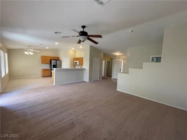 $2,095 | 635 Dan Street, Henderson, NV 89015