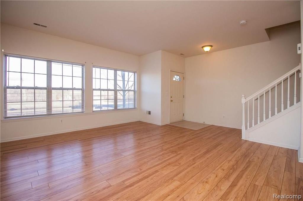 11794 Farmington Road, Unit 90 Livonia, MI 48150 - Photo 10 of 31