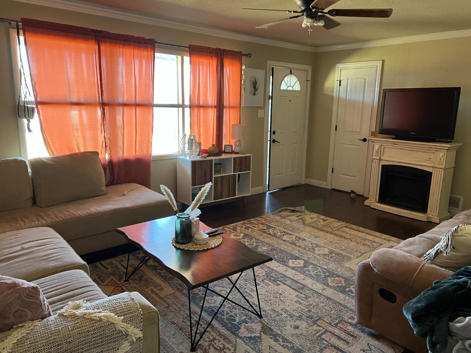 2505 52nd Street Lubbock, TX 79413 - Photo 2 of 9 Living Area