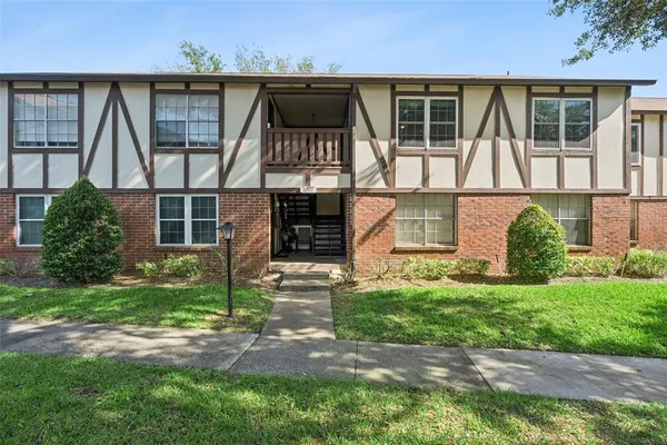 $218,000 | 5307 Hansel Avenue, Unit D8, Orlando, FL 32809