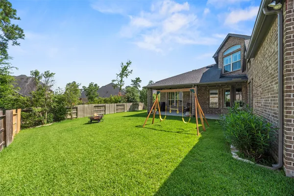 $750,000 | 1002 Pleasant Pines Lane, Pinehurst, TX 77362