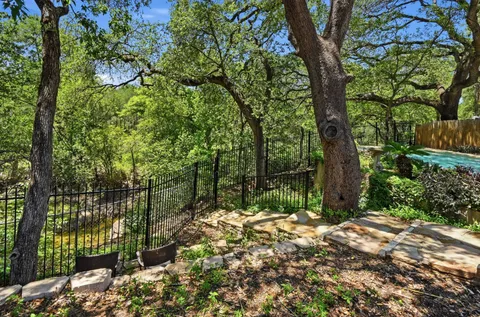 $595,000 | 5300 Suburban Drive, Austin, TX 78745