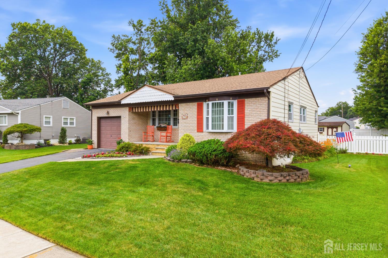 9 Brox Road Edison, NJ 08817 - Photo 3 of 38