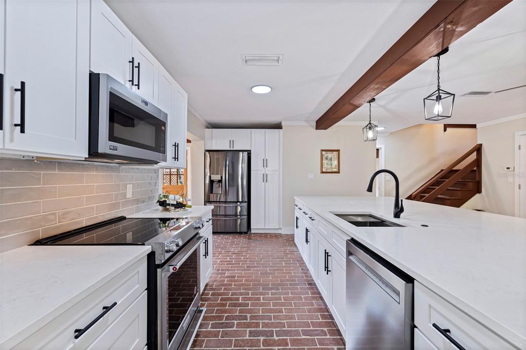 2901 Pelham Road North St. Petersburg, FL 33710 - Photo 16 of 48