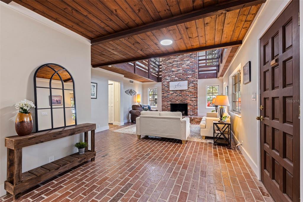 2901 Pelham Road North St. Petersburg, FL 33710 - Photo 19 of 48