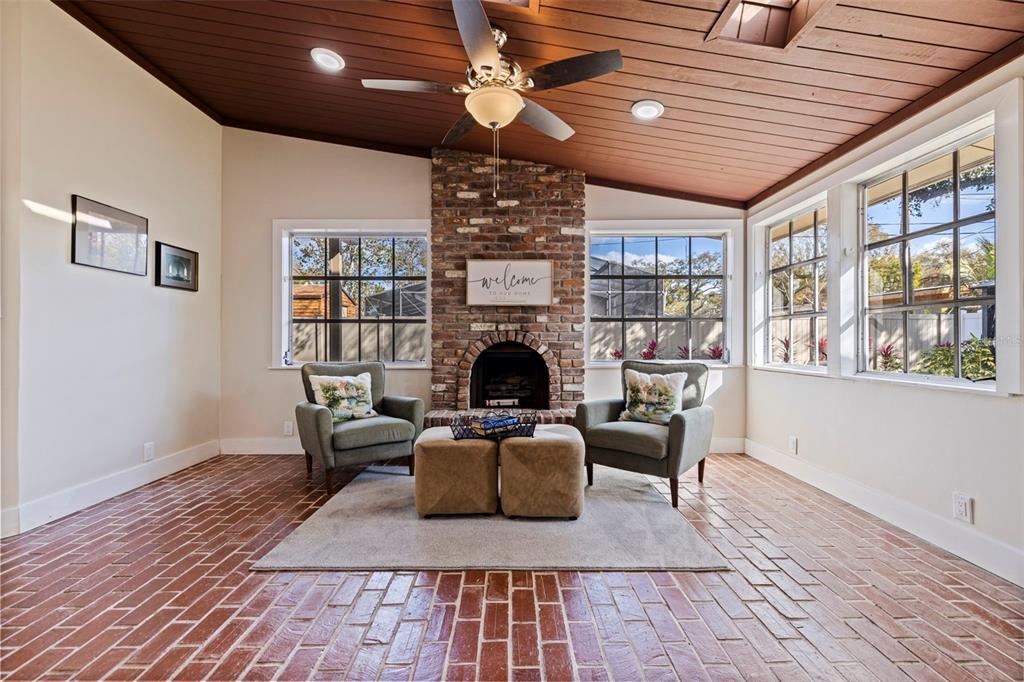 2901 Pelham Road North St. Petersburg, FL 33710 - Photo 7 of 48