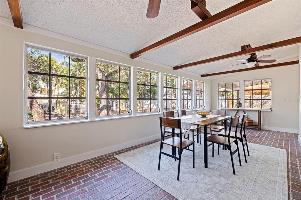 2901 Pelham Road North St. Petersburg, FL 33710 - Photo 8 of 48