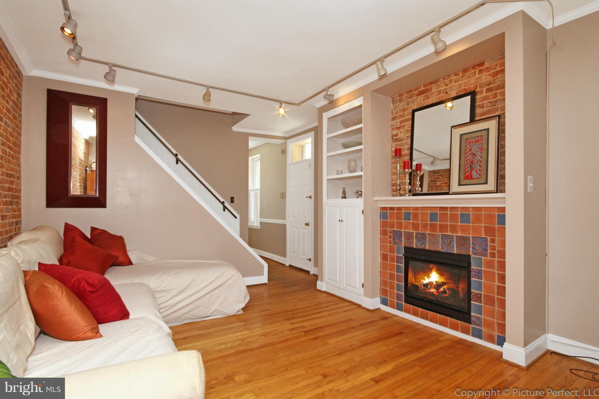 136 Gittings Street Baltimore, MD 21230 - Photo 3 of 30 Family Room