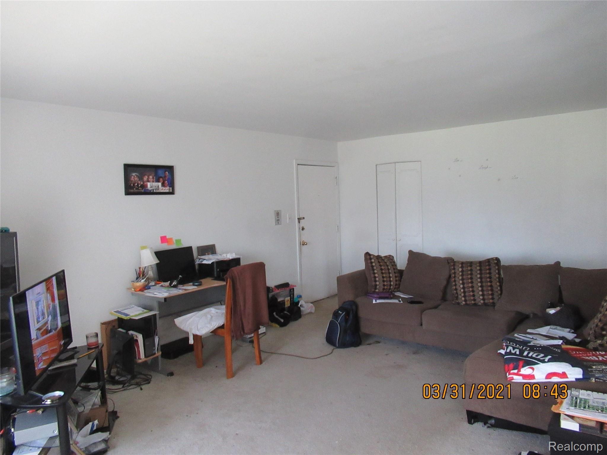 4113 Telegraph Road, Unit 216 Bloomfield Hills, MI 48302 - Photo 6 of 12 IMG_6405.JPG