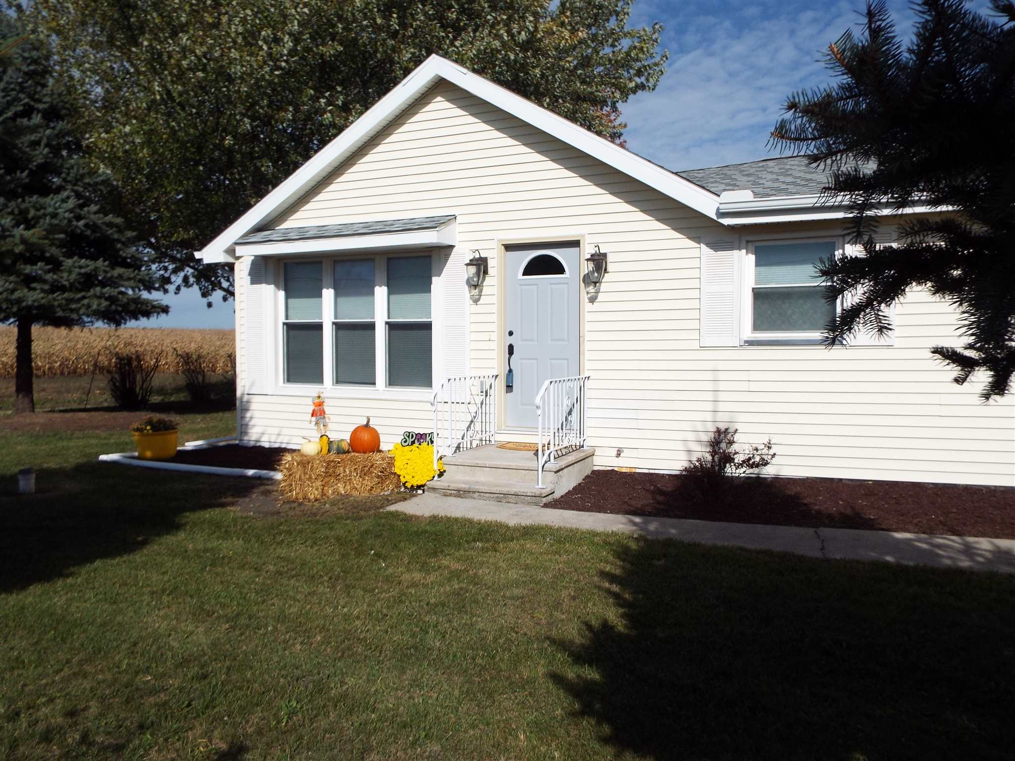 12747 Douglas Road Mishawaka, IN 46545 - Photo 3 of 31 Gallery Image 3