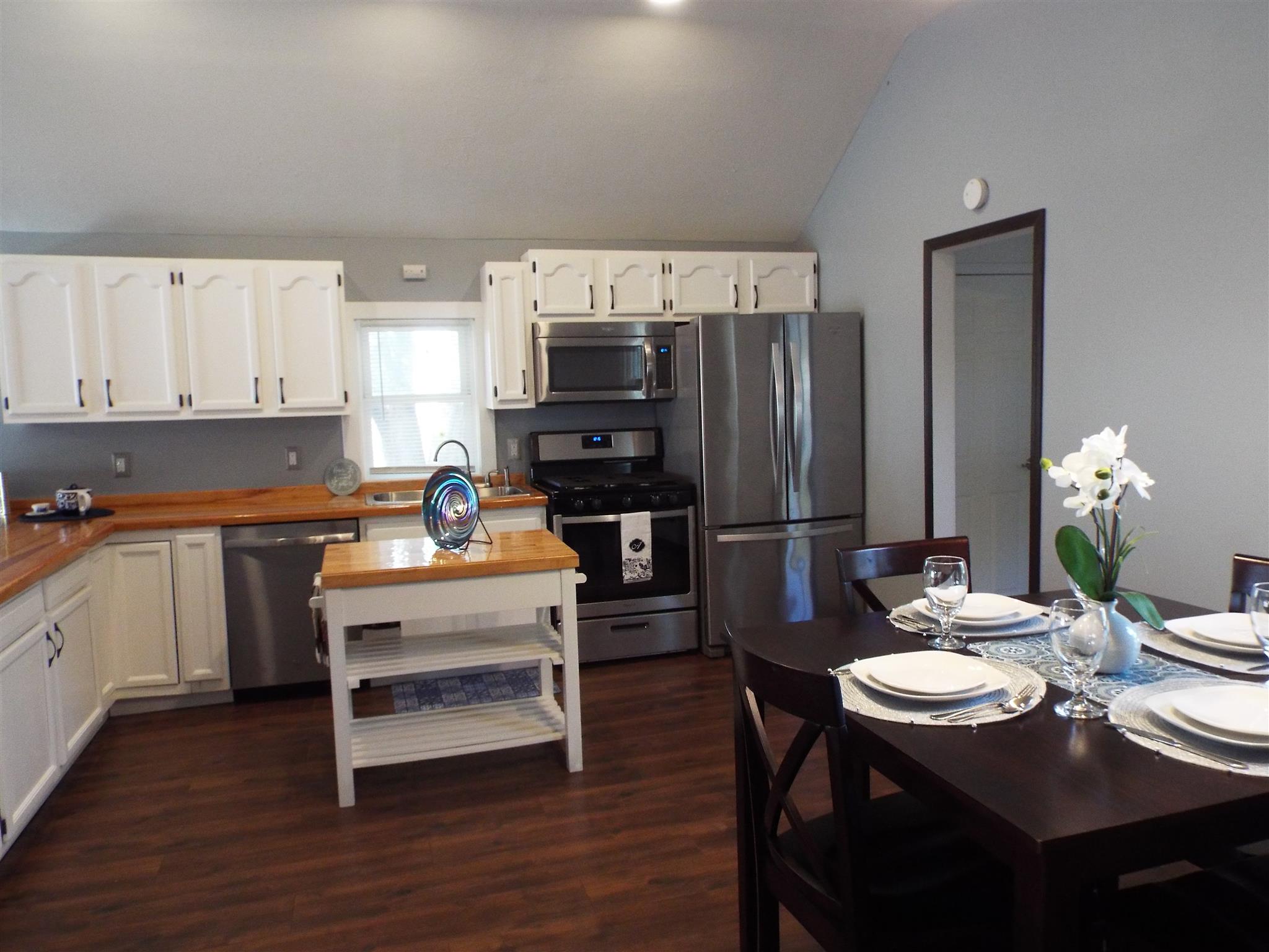 12747 Douglas Road Mishawaka, IN 46545 - Photo 8 of 31 Gallery Image 8