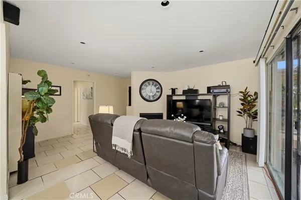$495,000 | 16322 Eucalyptus Avenue, Unit 7, Bellflower, CA 90706
