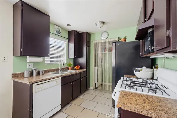 $495,000 | 16322 Eucalyptus Avenue, Unit 7, Bellflower, CA 90706