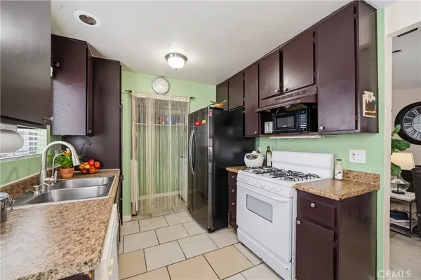 $495,000 | 16322 Eucalyptus Avenue, Unit 7, Bellflower, CA 90706