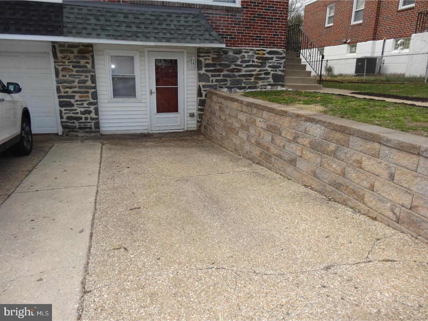 745 Claire Road Philadelphia, PA 19128 - Photo 2 of 25 Driveway