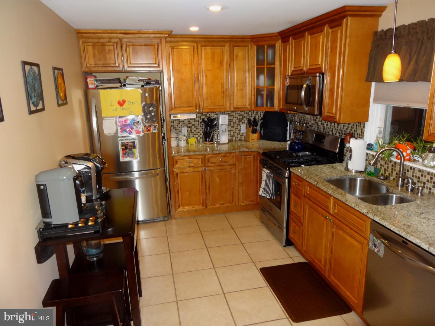 745 Claire Road Philadelphia, PA 19128 - Photo 11 of 25 Kitchen
