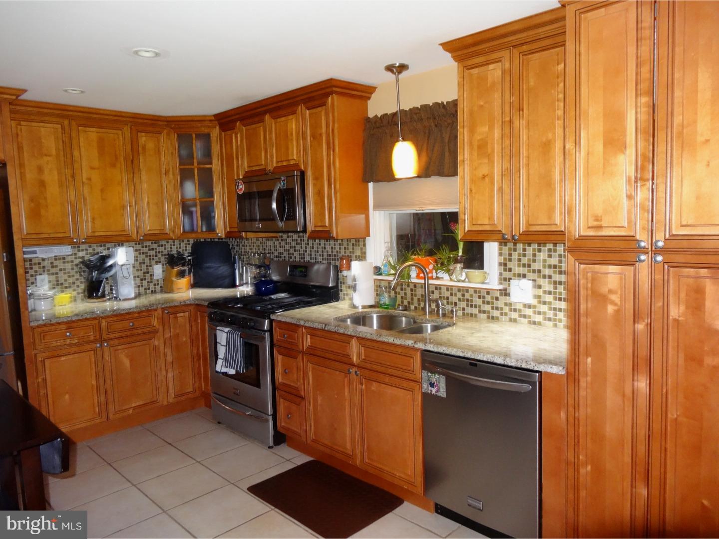 745 Claire Road Philadelphia, PA 19128 - Photo 12 of 25 Kitchen