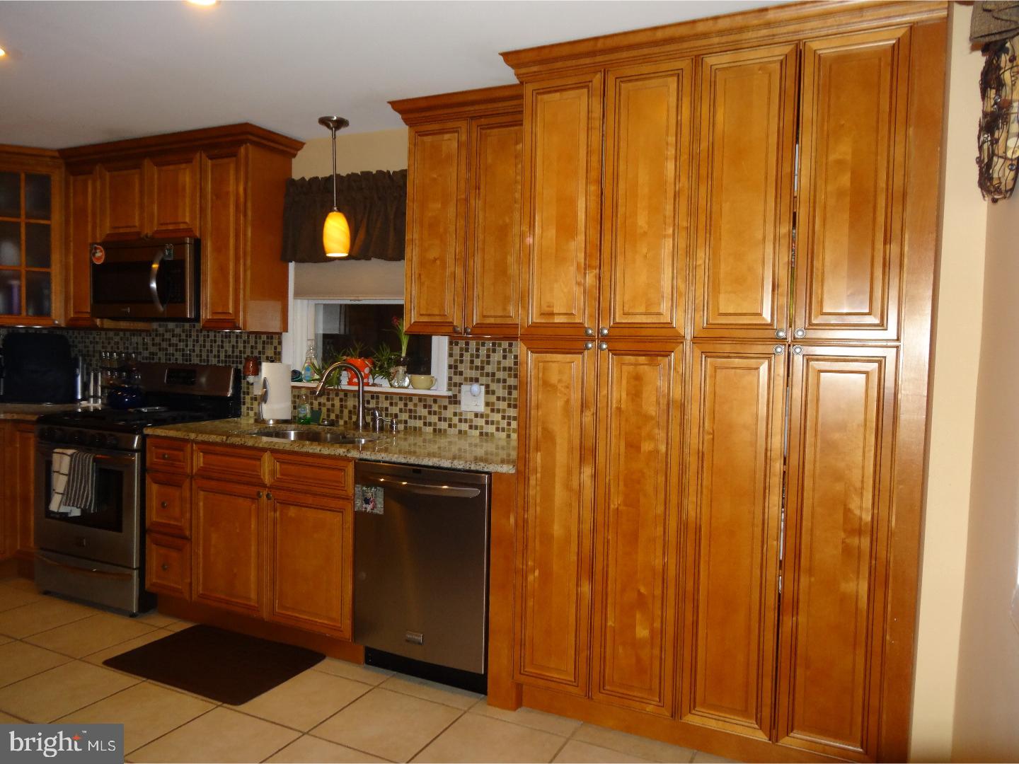 745 Claire Road Philadelphia, PA 19128 - Photo 14 of 25 Kitchen