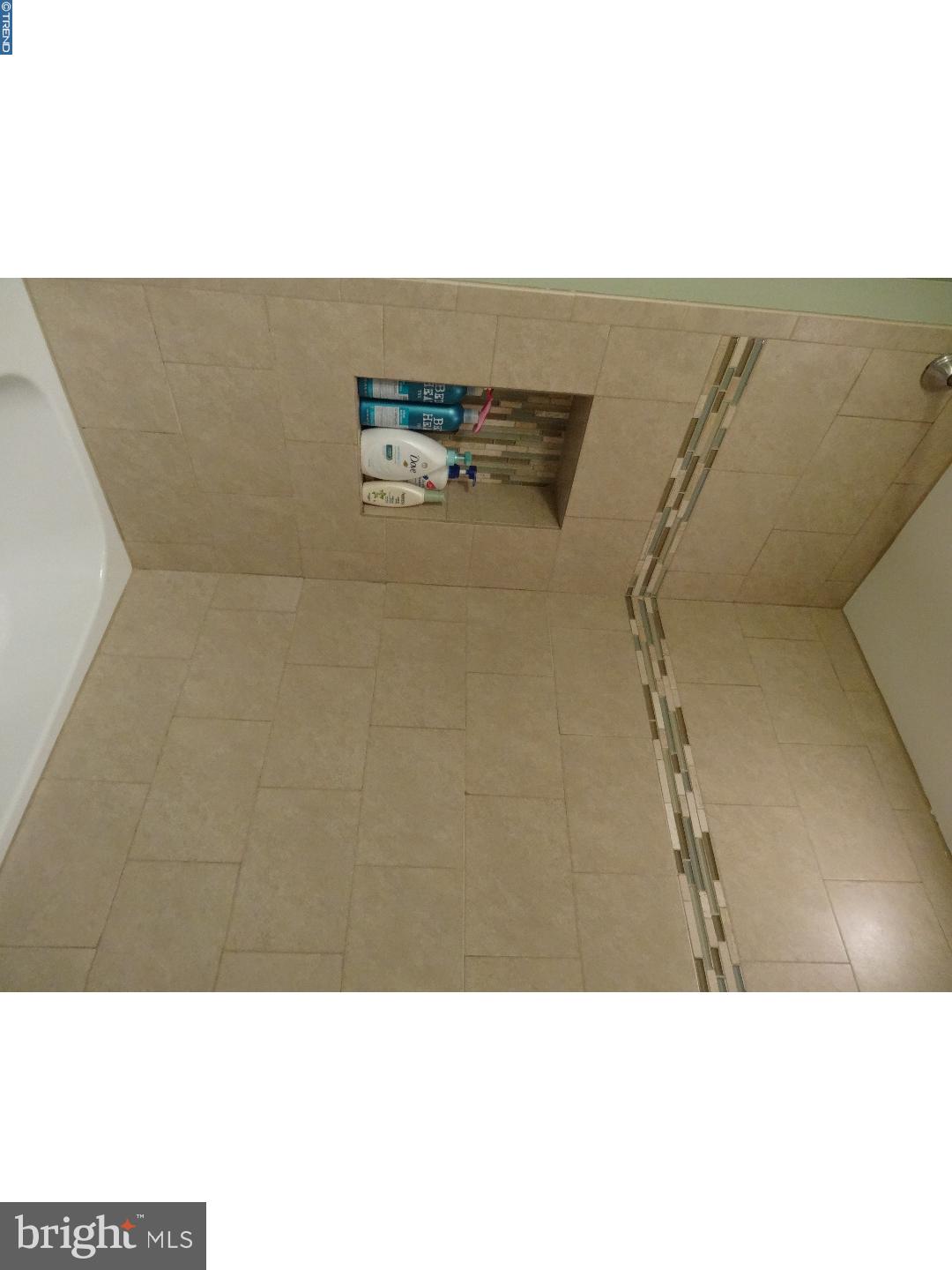 745 Claire Road Philadelphia, PA 19128 - Photo 21 of 25 Bathroom