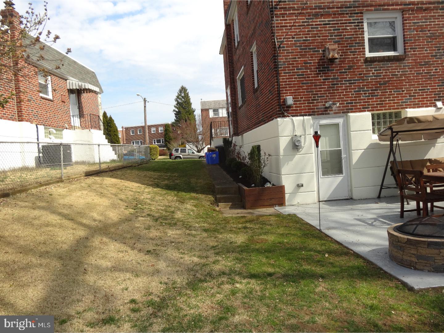 745 Claire Road Philadelphia, PA 19128 - Photo 4 of 25 Side Yard