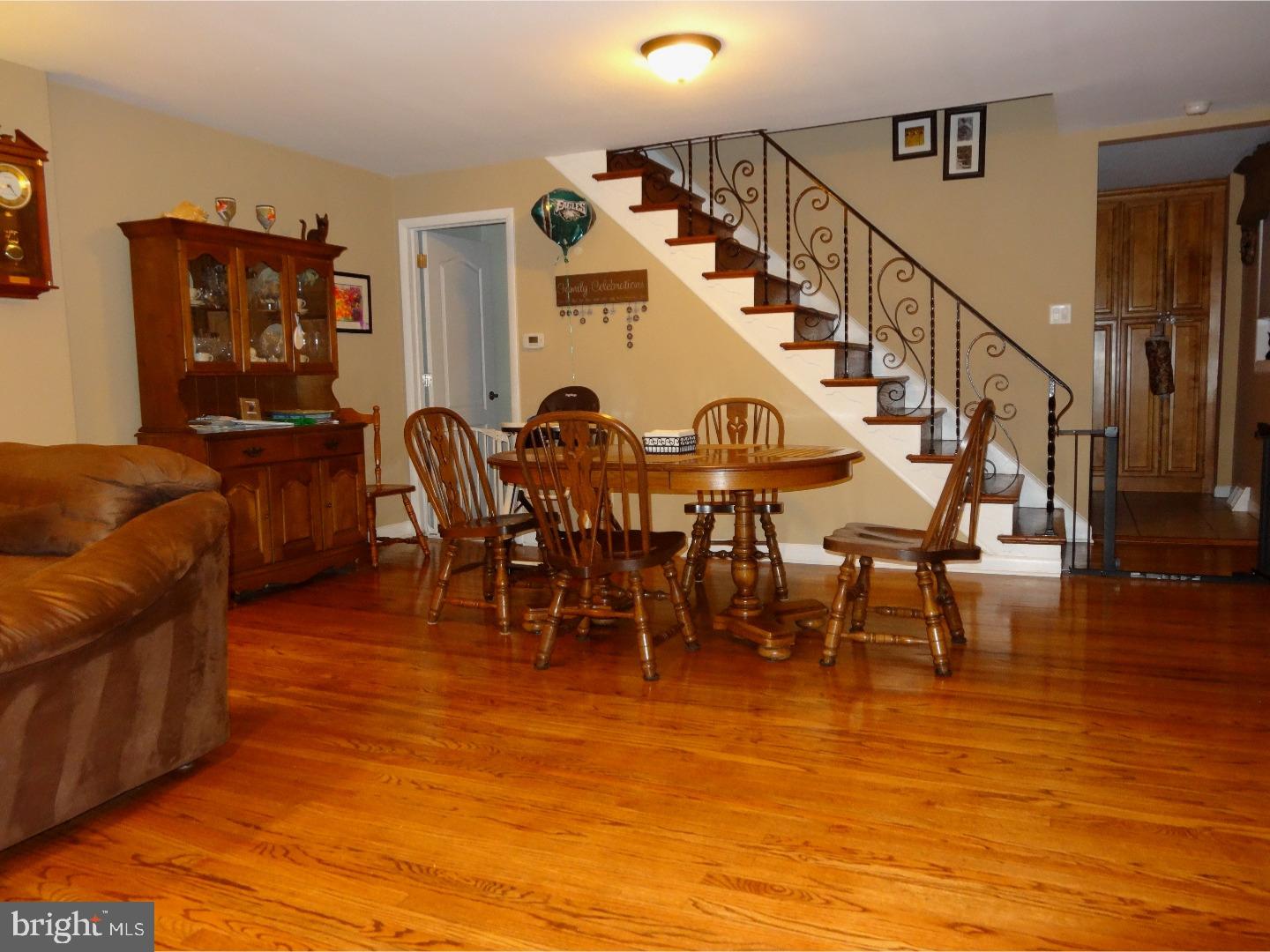 745 Claire Road Philadelphia, PA 19128 - Photo 10 of 25 Dining Room