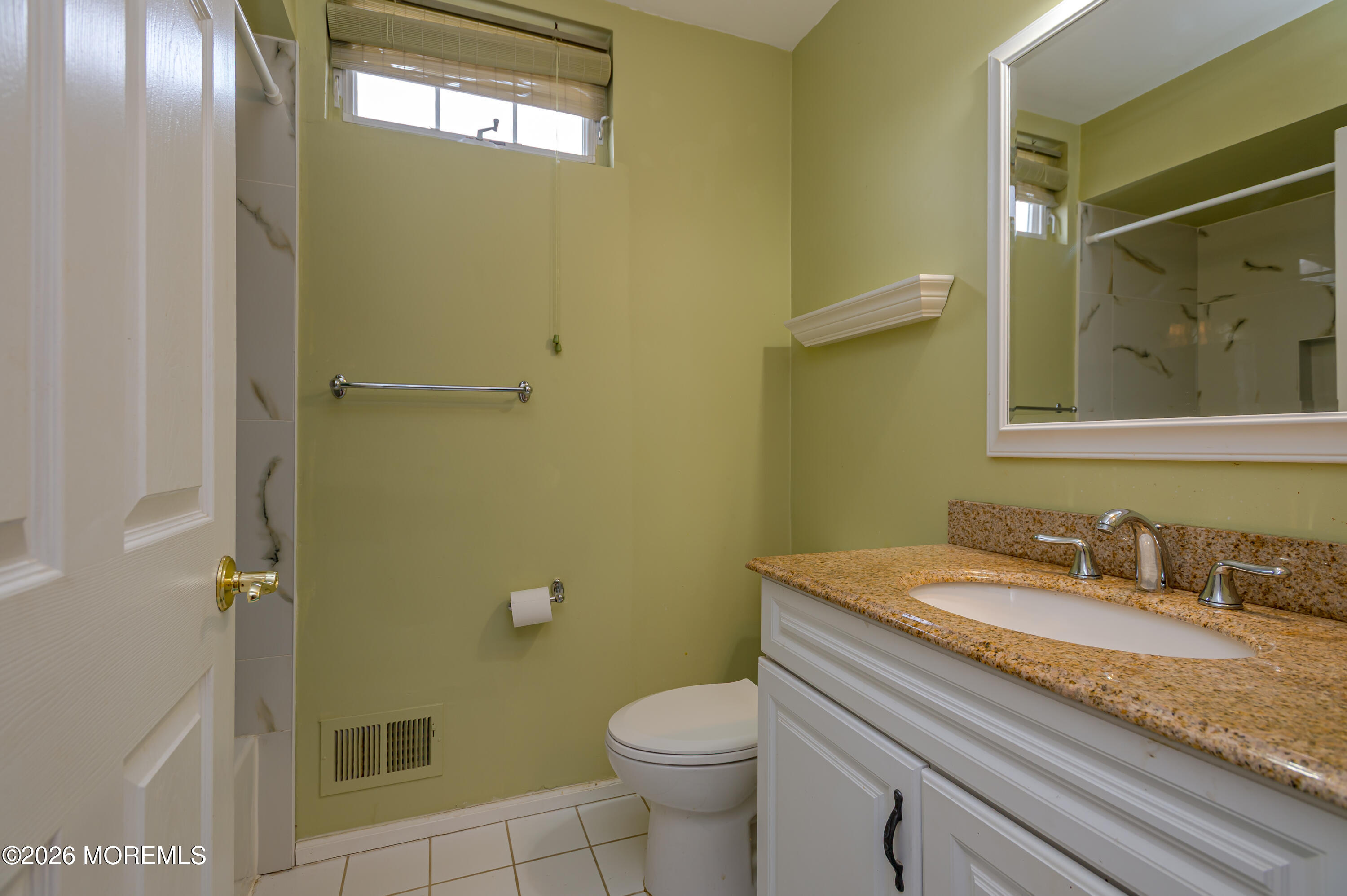 137 Kentucky Way Freehold, NJ 07728 - Photo 23 of 27 2nd Fl Main BA