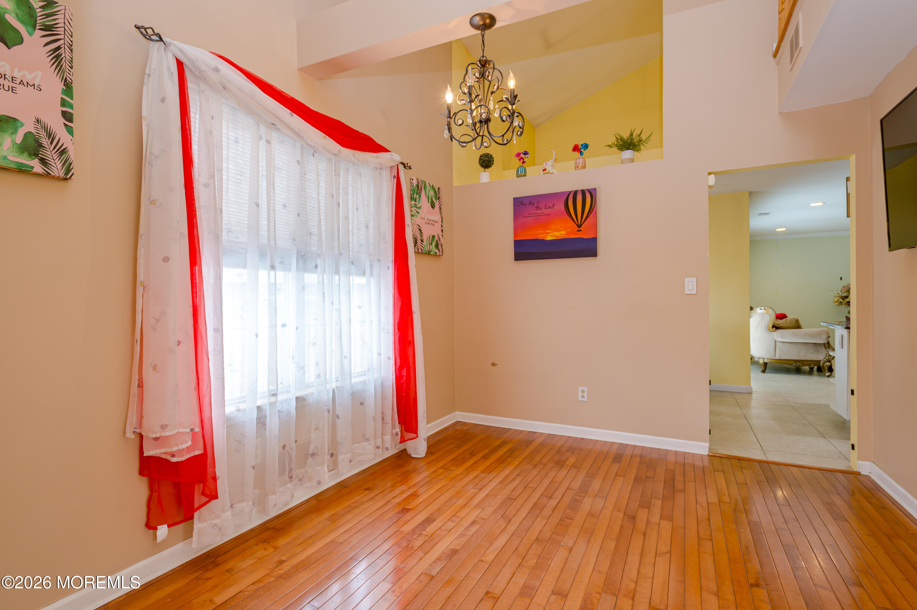 137 Kentucky Way Freehold, NJ 07728 - Photo 3 of 27 LivRm