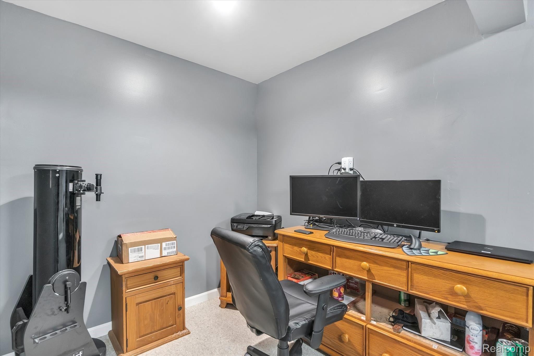 1208 Shell Street Fenton, MI 48430 - Photo 26 of 37 27-1208-Shell-St-WindowStill-Real-Estate-Photography-27.jpg