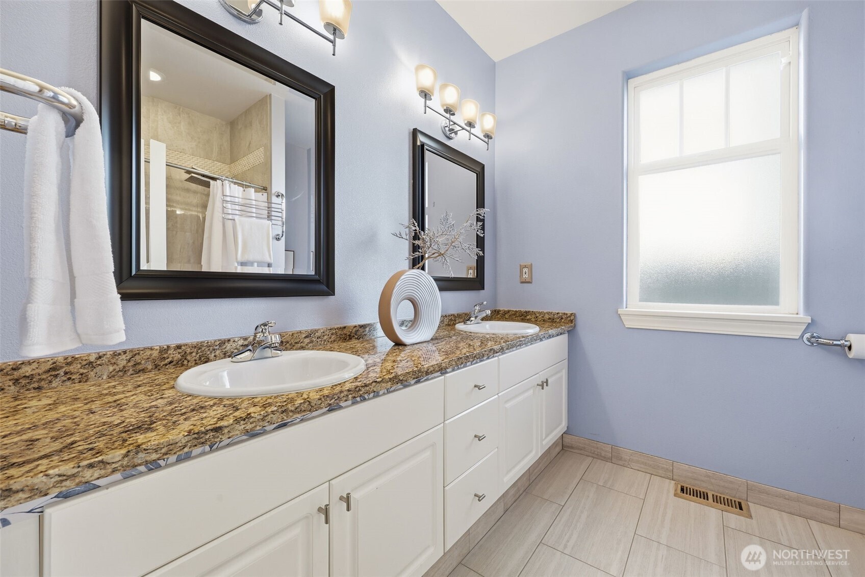 4107 20th Avenue Southwest Seattle, WA 98106 - Photo 19 of 37