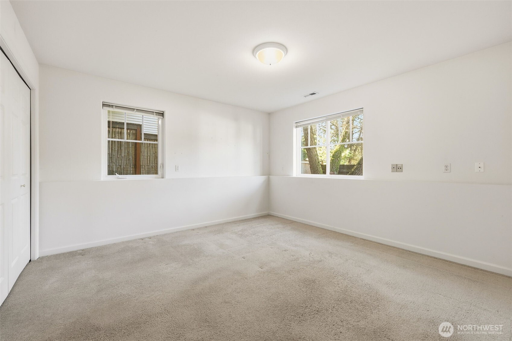 4107 20th Avenue Southwest Seattle, WA 98106 - Photo 23 of 37