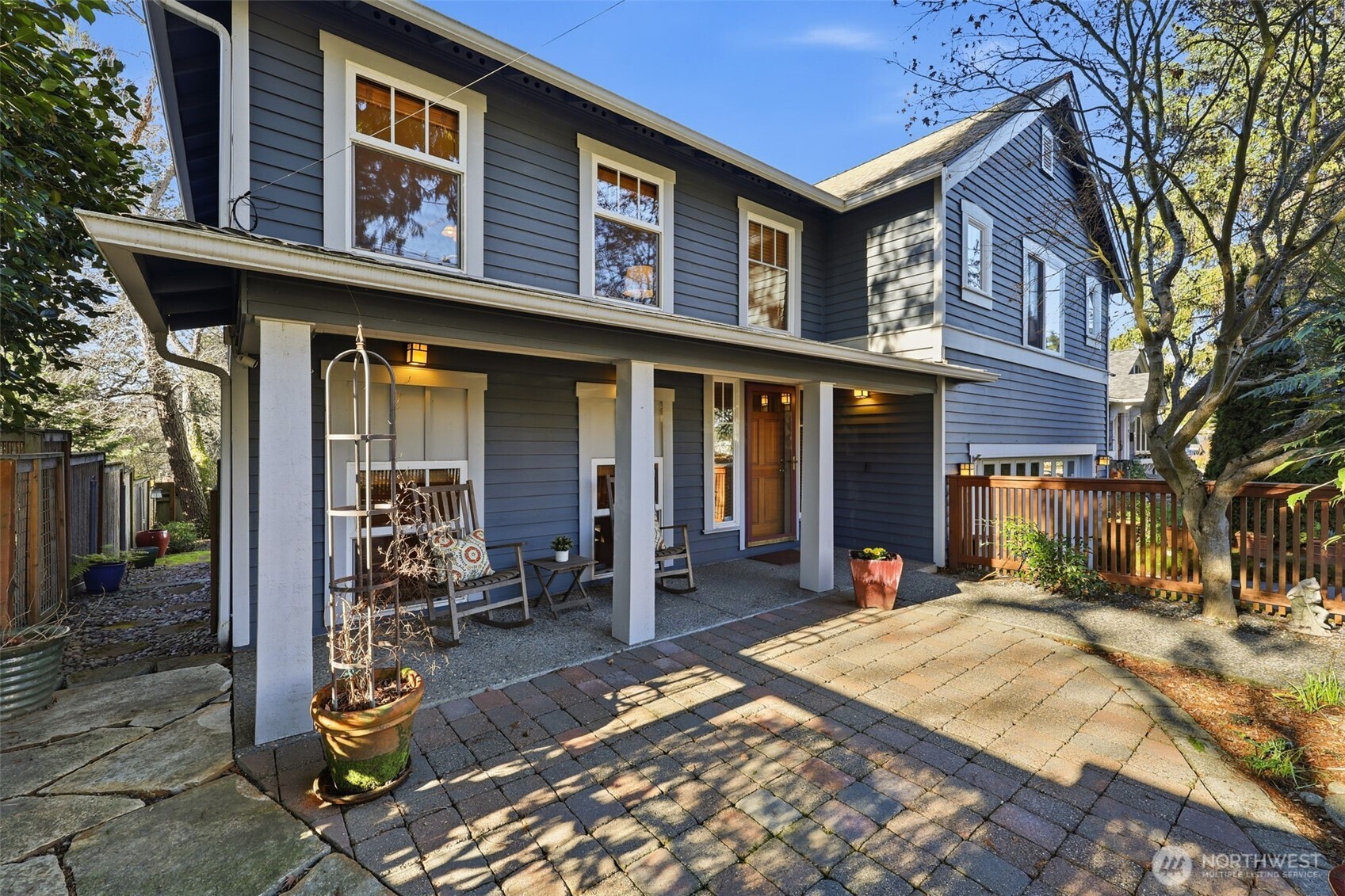 4107 20th Avenue Southwest Seattle, WA 98106 - Photo 4 of 37