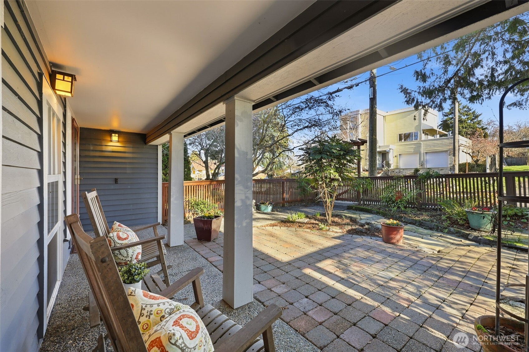 4107 20th Avenue Southwest Seattle, WA 98106 - Photo 5 of 37