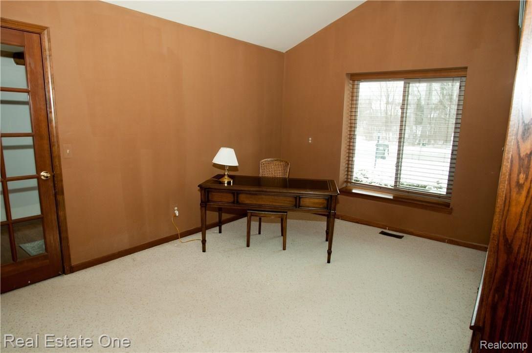 1347 Bembridge Drive Rochester, MI 48307 - Photo 16 of 66 1347-Bembridge-13.jpg