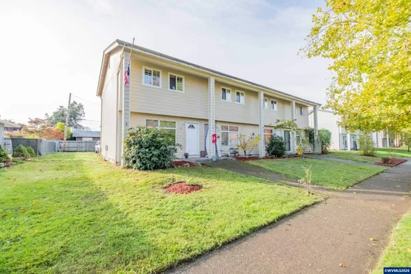 $740,000 | 530 34th Avenue Southeast, Albany, OR 97322